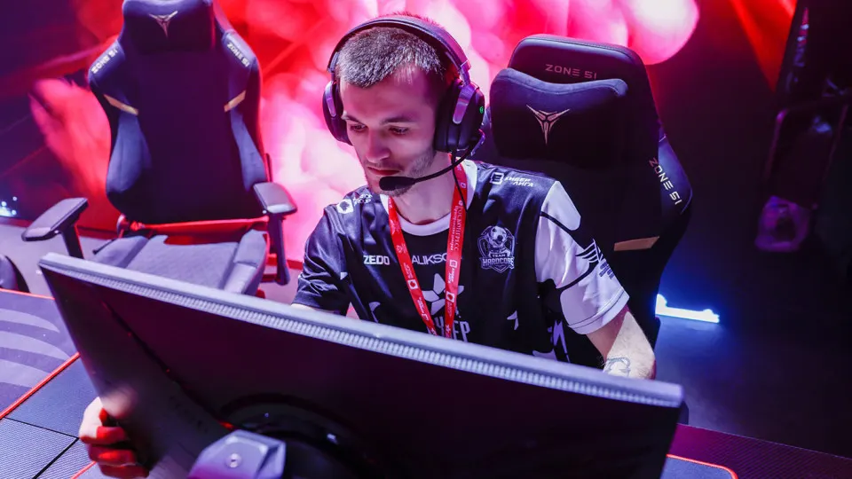 Глава профильного комитета выступила за введение государственного регулирования — в том числе прокатных удостоверений и штрафов — для видеоигр. Власти обсуждают законопроект и возможные меры на фоне роста рынка и ухода крупных зарубежных издателей.