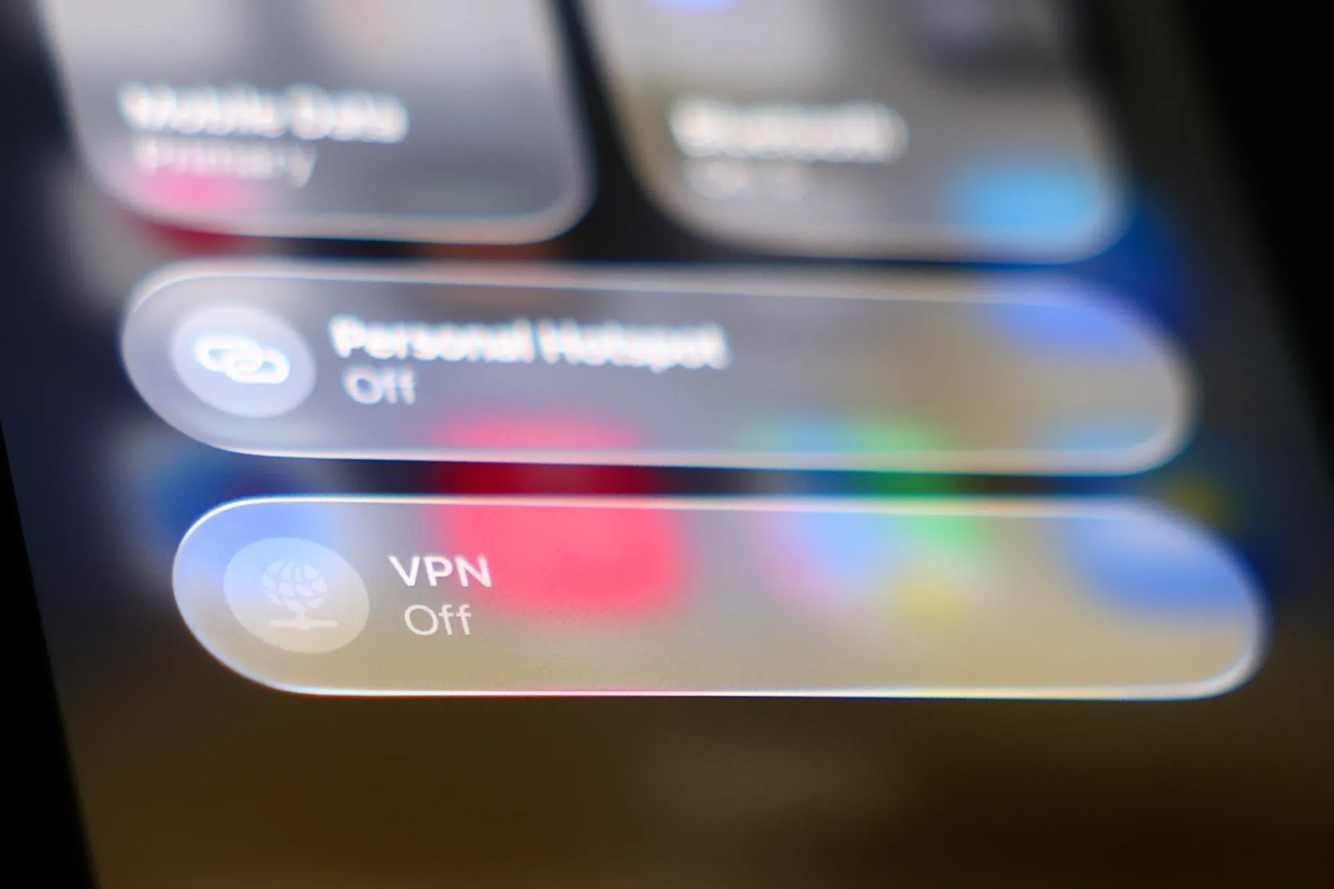 После 15 апреля часть популярных российских площадок, которые ранее блокировали пользователей с включённым VPN, снова начала работать для некоторых пользователей, тогда как у других доступ остаётся ограниченным.