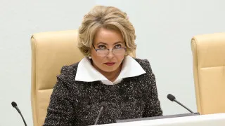 Спикер Совета Федерации Валентина Матвиенко заявила, что спасти Россию от вымирания помогут переезд из крупных городов в собственные дома по всей стране, большие семьи и благоустроенные дворы с цветами, на фоне рекордного снижения рождаемости и роста естественной убыли населения.