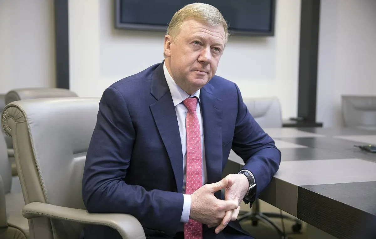 Судебные приставы возбудили исполнительное производство об аресте активов бывшего главы «Роснано» Анатолия Чубайса на 5,5 млрд рублей на основании решения Арбитражного суда Москвы по иску госкорпорации; общая сумма взысканий по трём делам достигает около 22,5 млрд рублей.