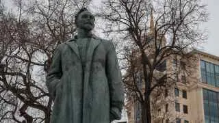 Президент Владимир Путин подписал указ о возвращении имени Феликса Дзержинского Академии ФСБ, основанной на базе Высшей школы КГБ. Решение обосновали «заслугами личного состава» и «выдающимся вкладом» создателя ВЧК в государственную безопасность.