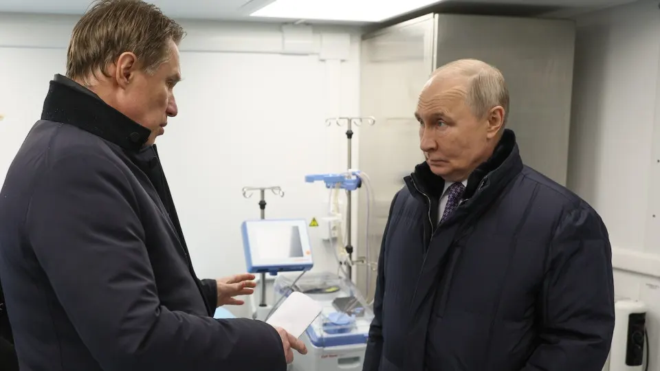 Президент поручил Минздраву увеличить охват диспансеризации репродуктивного здоровья мужчин и женщин — шаг в ответ на многолетнее снижение рождаемости и в рамках новой демографической стратегии.