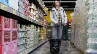 Глава военной разведки Швеции утверждает, что российские власти занижают показатели инфляции и дефицита бюджета, скрывая масштабы последствий санкций и военных расходов, тогда как экономика, по его оценке, движется к финансовому кризису.