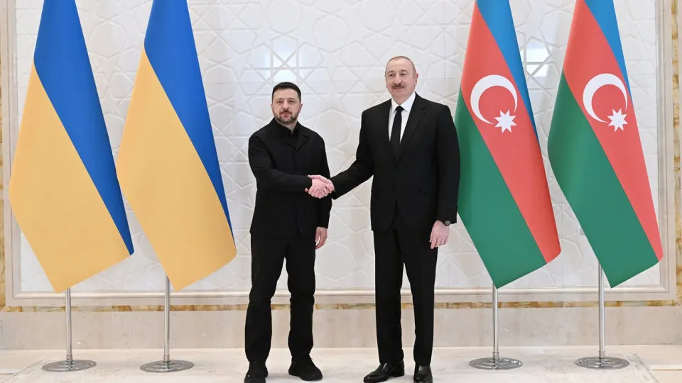 Владимир Зеленский и Ильхам Алиев на встрече в Габале согласовали углубление военно-технического и экономического сотрудничества, а также обсудили возможные трехсторонние переговоры о мире с участием России и США на азербайджанской площадке.