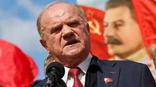 Лидер КПРФ Геннадий Зюганов на заседании Госдумы заявил, что российская экономика «провалилась до дна» и без срочных мер страну к осени может ждать сценарий, подобный 1917 году, отметив, что Кремль не слышит предупреждений партийцев, но обратил внимание на видеообращение блогера Виктории Бони к президенту.