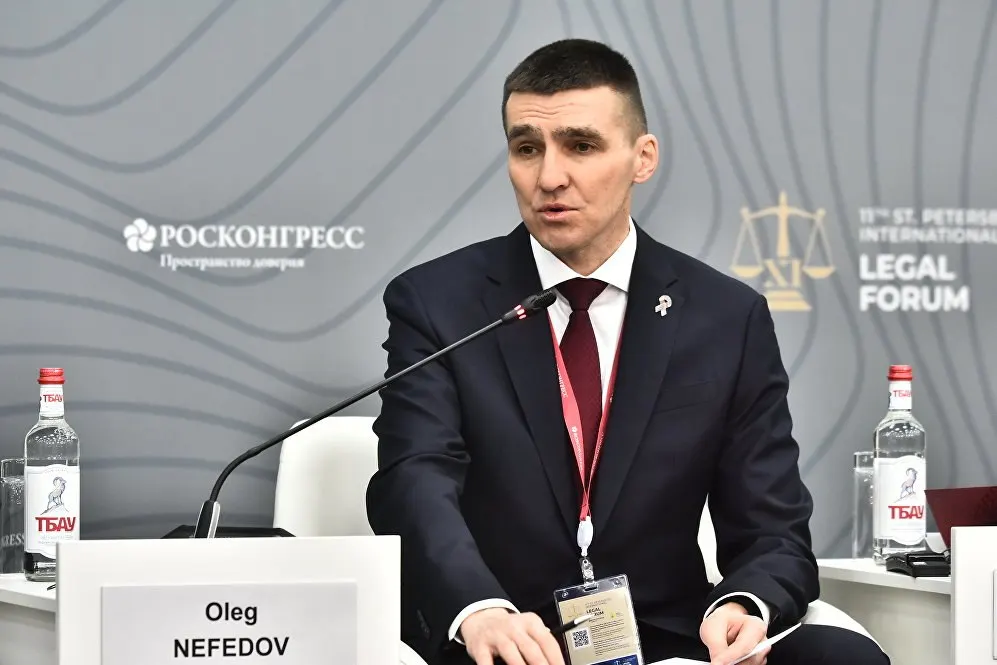 Высшая квалификационная коллегия судей 26 мая рассмотрит ходатайство судьи Верховного Суда Олега Нефедова о назначении на должность заместителя председателя и председателя коллегии по гражданским делам. Ранее Нефедов выносил решения о признании экстремистскими нескольких организаций и юридических лиц.