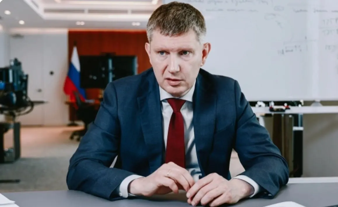 Минэкономразвития выделяет три приоритета: структурные изменения для привлечения инвестиций, бюджетная консолидация для макростабильности и сохранение гибкости экономики, чтобы повысить занятость и производительность.