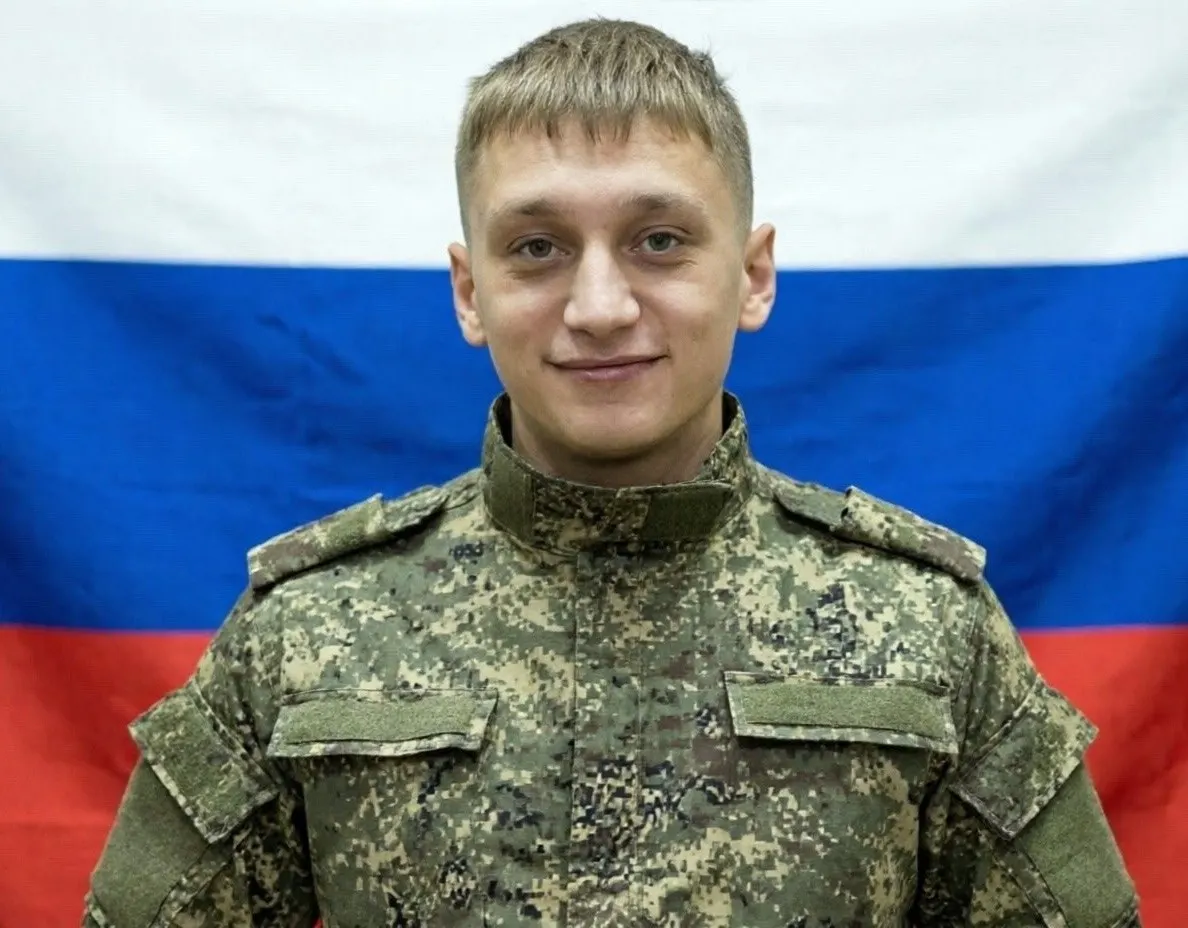 23‑летний студент из Бурятии заключил контракт на службу в войска БПЛА в январе и погиб под Луганском спустя три месяца обучения; в колледже активно велась агитация служить по контракту.