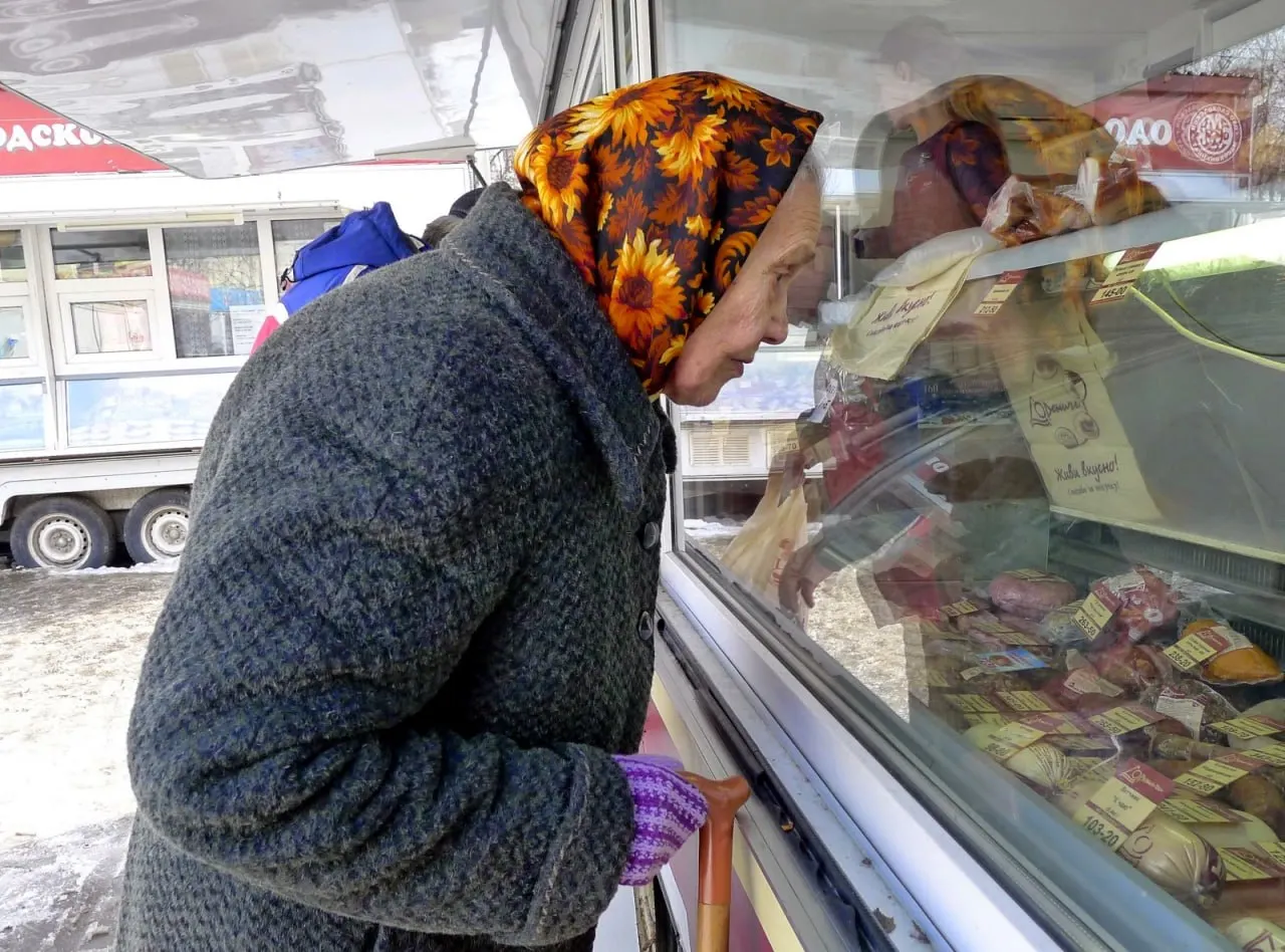 По официальной статистике в 2025 году жители Чувашии потратили на продовольствие около 164,9 млрд руб.; в расчёте на человека — примерно 143 тыс. руб. Расходы растут с 2020 года более чем вдвое, меняется и структура торговли.