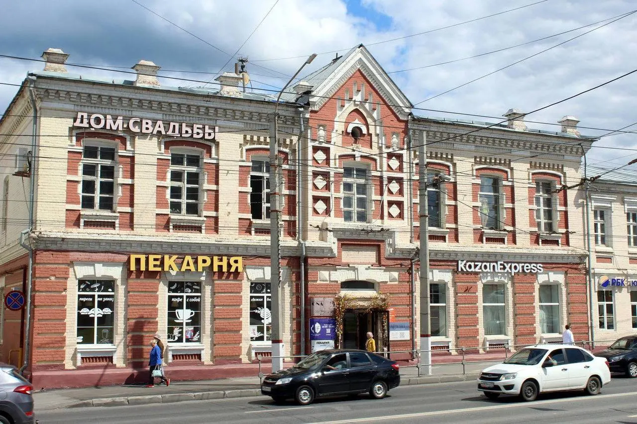 Правительство передало Чебоксарско-Чувашской епархии здание на улице Композиторов Воробьёвых, 14 в безвозмездное пользование до 1 апреля 2072 года; многие жители выступали за светское использование объекта.