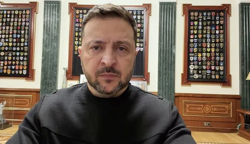 Президент Украины сообщил, что разведка получила от западных партнёров сведения о подготовке Россией удара с применением «Орешника», в том числе по Киеву. Граждан призвали внимательно относиться к сигналам тревоги и использовать укрытия.