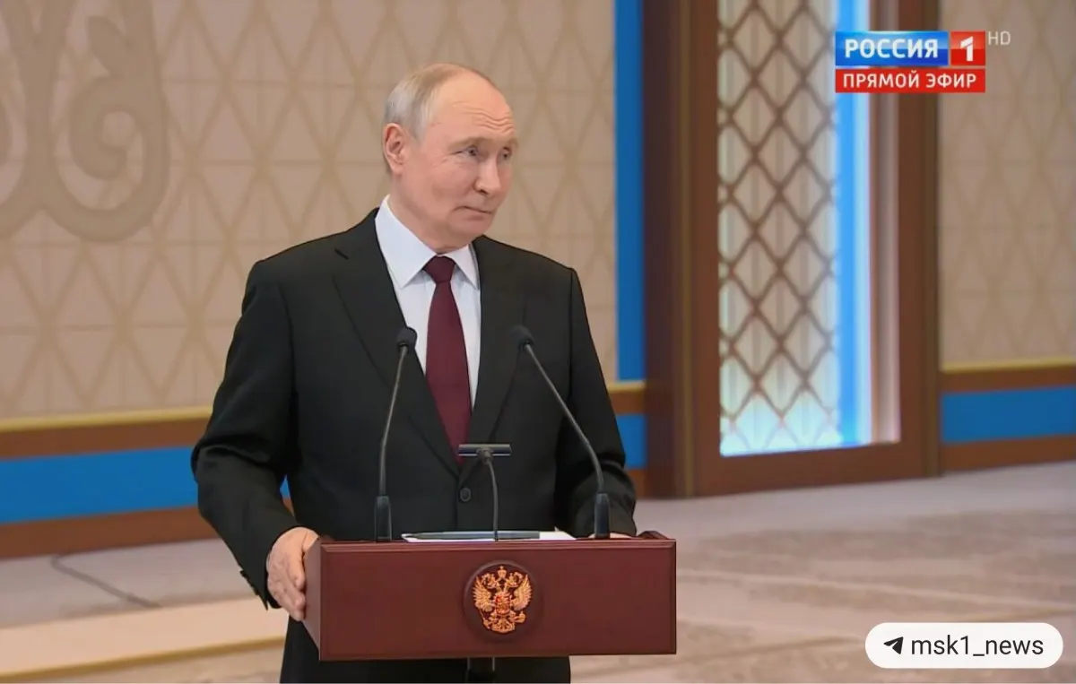 По итогам госвизита в Казахстан президент заявил, что на поле боя складываются условия для приближения развязки конфликта на Украине; он также раскритиковал политику ЕС и западные медиа.