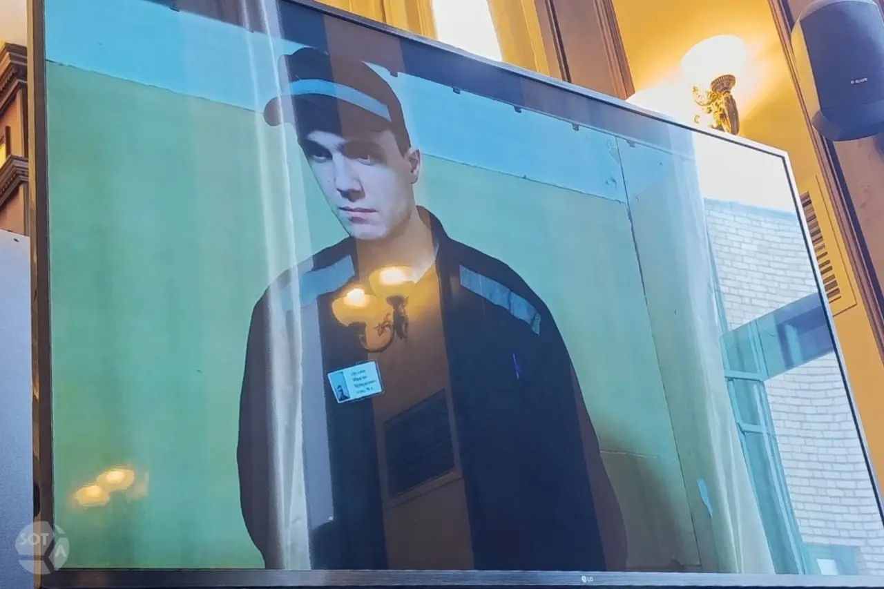 Суд оставил в силе приговор московскому студенту — 16 лет лишения свободы. Защита указывает на серьезные нарушения в лингвистической экспертизе и незаконность изъятия доказательств.