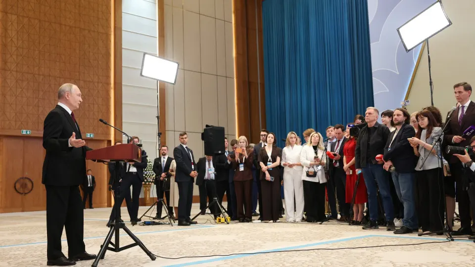 На пресс‑конференции по итогам саммита ЕАЭС президент заявил, что Россия располагает средствами дать решительный ответ на возможные удары по военным объектам и связал европейские устремления Армении с риском повторения украинского кризиса.