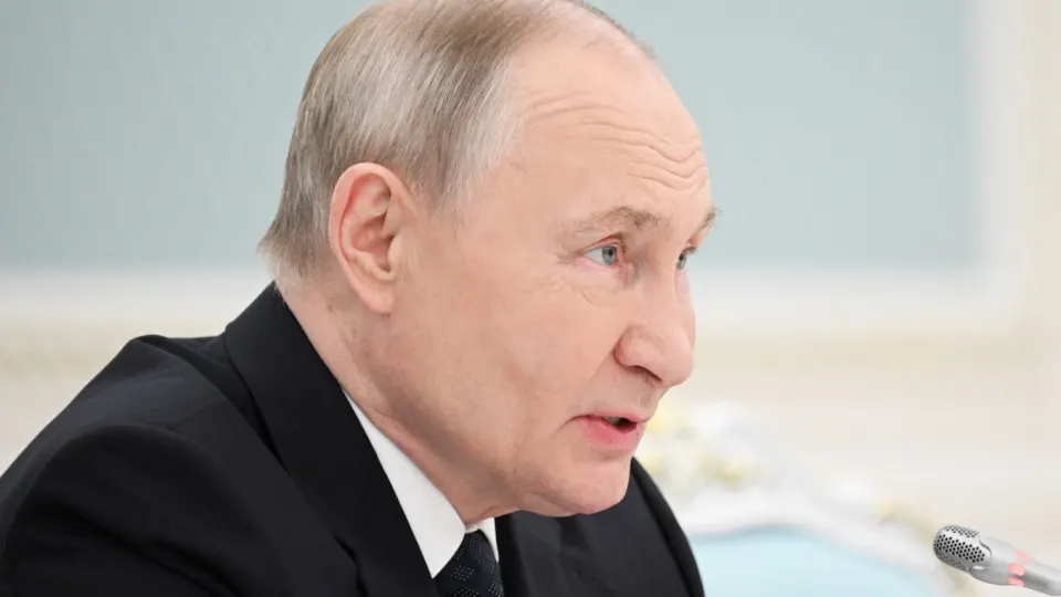 Замминистра науки заявил, что в российских вузах уже более 300 тысяч иностранных студентов и к 2030 году планируют выйти на отметку в 500 тысяч. Параллельно фиксируется рост кампании по набору иностранцев в вооружённые формирования, в том числе среди студентов.
