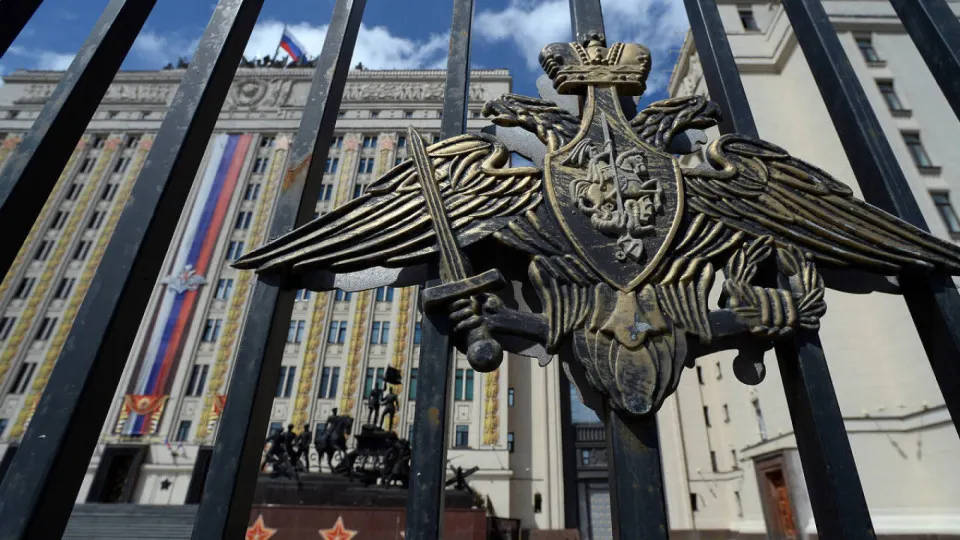 Военное ведомство хочет напрямую принимать в своё распоряжение акции, землю, технику и оборудование национализированных предприятий, чтобы оперативно направлять мощности на выполнение гособоронзаказа; при этом обязательства компаний сохранятся.
