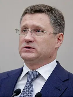 Правительство готовит законодательные изменения и дополнительные меры для наращивания внутренних поставок топлива. Рассматривается полный запрет на экспорт дизеля, НПЗ работают на полную мощность, сроки ремонтов сокращены.