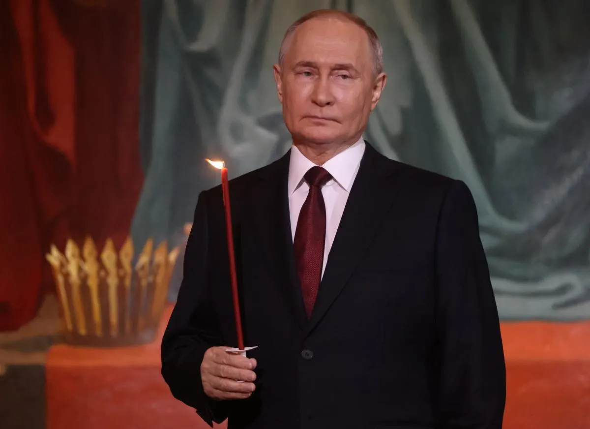 Аналитики считают, что российский лидер может потерять власть в течение трёх лет. Возможные сценарии — убийство, показательный процесс, переворот элит или гражданский конфликт между силовыми структурами; триггерами могут стать внешние удары, внутренние волнения или отказ ключевых партнёров.