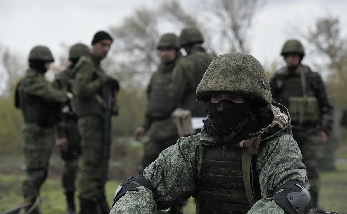 Собеседники отмечают: без масштабной мобилизации экономических, людских и промышленных ресурсов Россия рискует проиграть. В то же время Кремль не получает полной картины происходящего, а Украина активно использует дроны и перекрывает поставки.