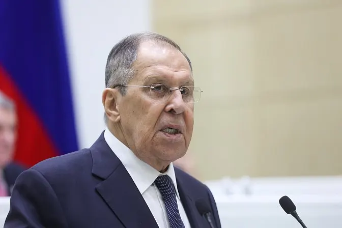 Глава МИД РФ заявил, что членство Армении в ЕАЭС и вступление в ЕС несовместимы и требуют скорого решения, поскольку от этого зависят тарифы и фитосанитарные правила.
