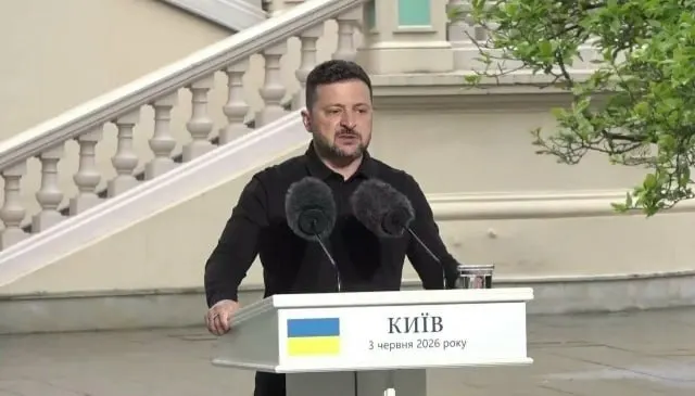 Президент Украины готов начать прямые переговоры с Путиным; ждут американскую переговорную группу, предупреждают о симметричном ответе на ударные дроны и ракеты. Украина разрабатывает ПВО с партнёрами и тратит до $50 млрд в год на производство оружия.