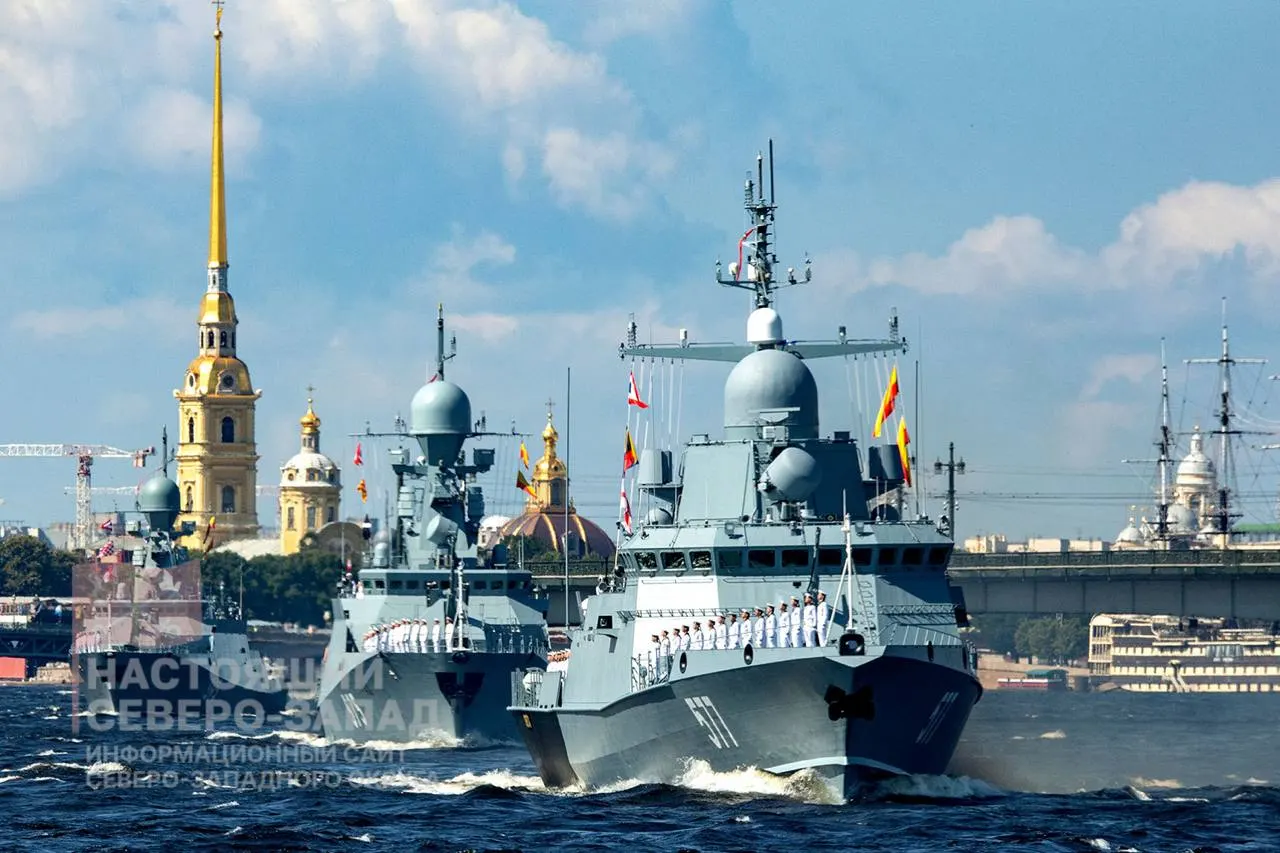 Минобороны не будет проводить традиционный парад ко Дню ВМФ в Санкт‑Петербурге — мероприятие отменяют второй год подряд после сокращённого формата и отмены морской части в Кронштадте.