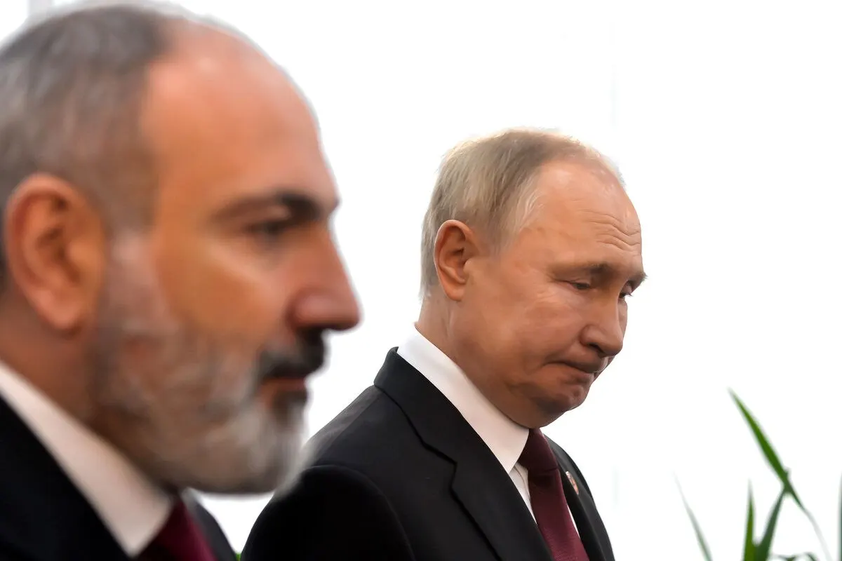 Президент направил премьер-министру Армении пожелания здоровья и благополучия, отметив, что отношения стран традиционно дружественные и должны развиваться дальше. Ранее Москва связывала начало СВО с устремлениями Армении в ЕС; страны ЕАЭС выражали обеспокоенность и вводили торговые ограничения в отношении армянских товаров.