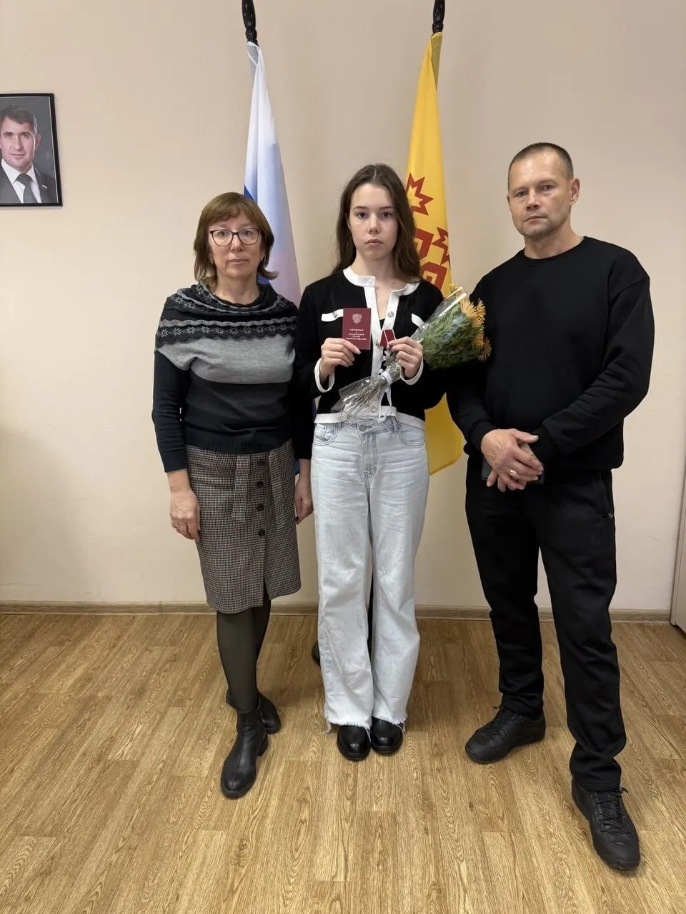 По имеющимся данным, 1 730 жителей Чувашии, проходивших военную службу, погибли в ходе специальной военной операции. Родным выражают соболезнования; вручение ордена дочери одного из погибших прошло 31 октября 2025 года.