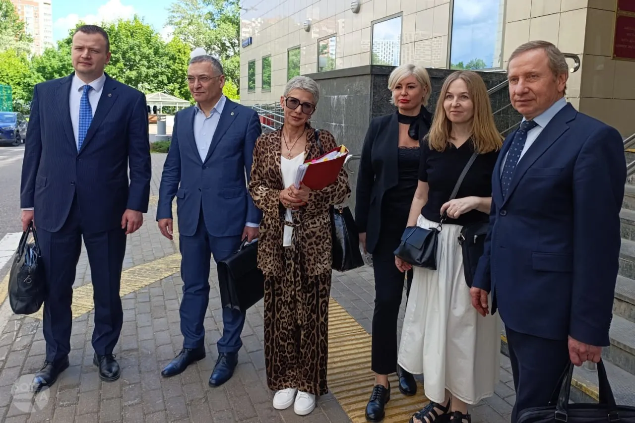 Апелляция оставила в силе решение о лишении статуса адвокатов Алексея Басистова, Дмитрия Проводина и Юлия Тая. Их представители утверждают, что вопрос должен решать Совет адвокатской палаты, а не государственный орган.
