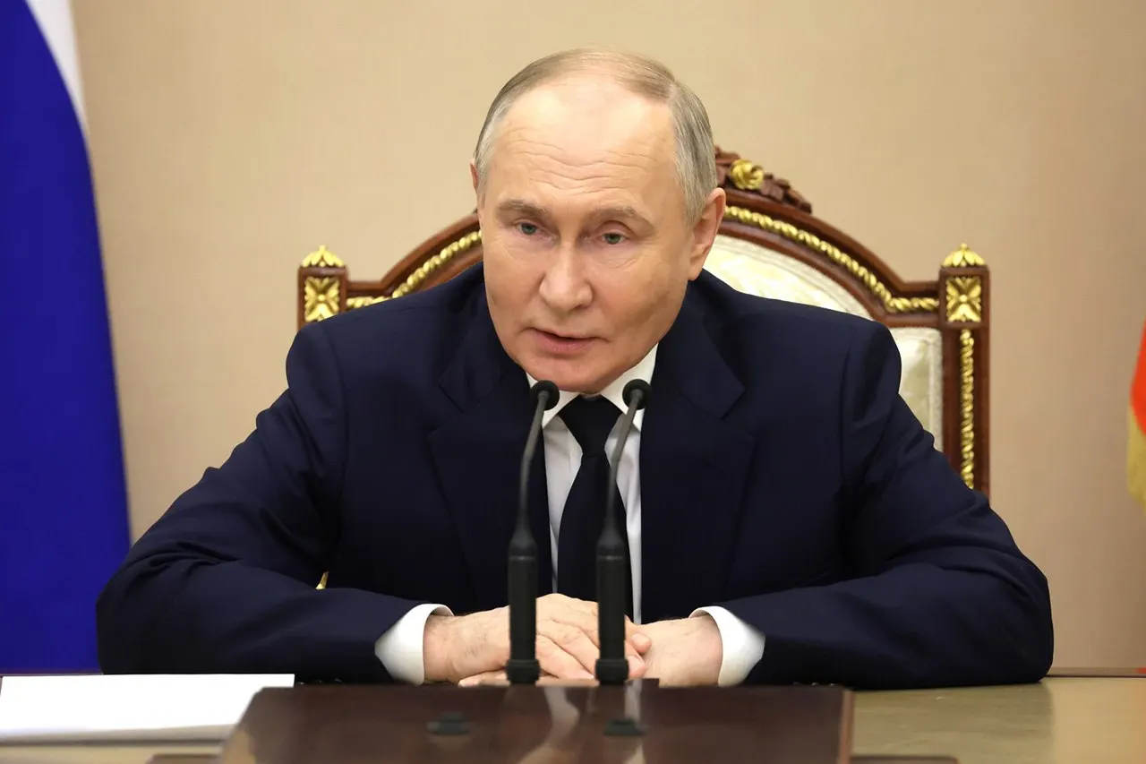 Президент потребовал не допустить остановки работ над ледоколами «Ленинград» и «Сталинград» и подчеркнул важность продолжения проекта «Лидер».