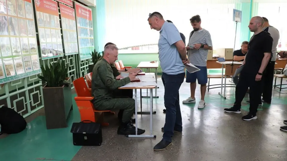 В Гродненской области с 17 по 26 июня проводятся учения с участием военкоматов: отрабатывают оповещение и мобилизацию запасников. Резервистов из отдельных районов будут вызывать для сверки учётных данных и контрольной явки.
