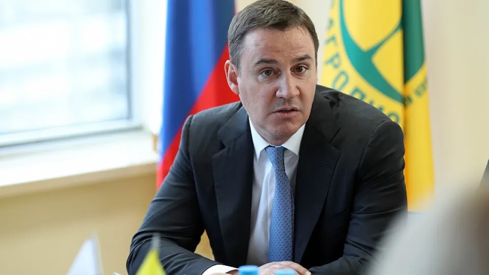 Заместитель председателя правительства Дмитрий Патрушев фактически взял под контроль РЭО: в наблюдательный совет вводят близкого к нему чиновника, а смена руководства происходит на фоне серии уголовных дел в менеджменте компании.