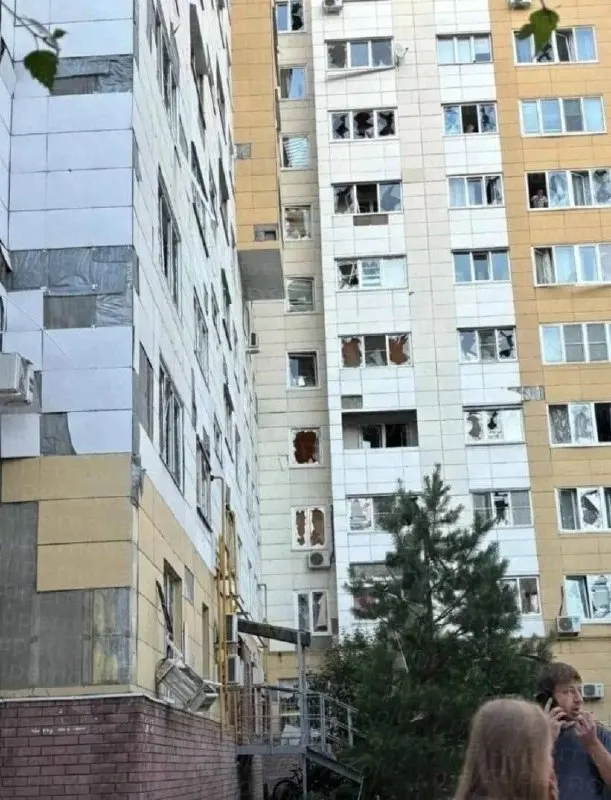 Ночью 2 июля беспилотники нанесли удар по крупному Кстовскому НПЗ, который поставлял основную часть бензина в Чувашию. Есть погибшие и раненые, возможны перебои с топливом и рост цен.
