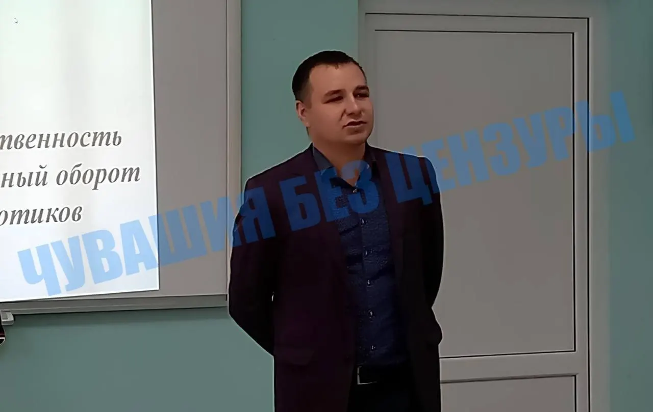 Начальнику отделения по контролю за оборотом наркотиков в Канаше назначили три года лишения свободы за подброс и вымогательство; в материалах дела указано, что он является близким родственником руководителя Цивильского округа.