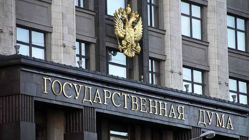 Закон, принятый в третьем чтении, даёт возможность отменять опционы на обратный выкуп в сделках с инвесторами из недружественных стран, совершённых после 22 февраля 2022 года. Решение может принять Арбитражный суд Московской области по обращению нового владельца или профильного министерства.
