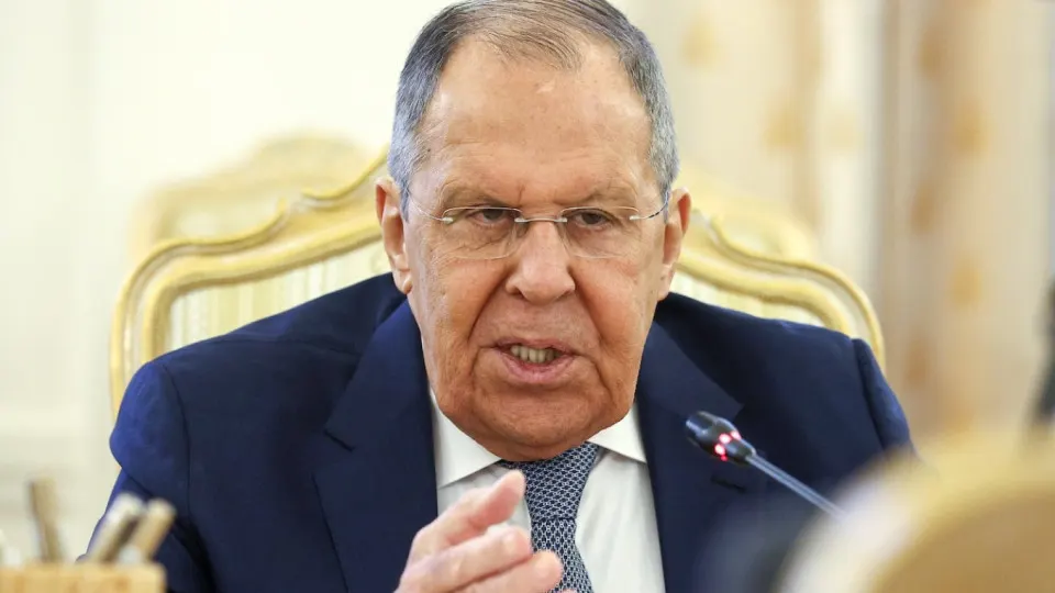 Глава МИД заявил, что Москва не прекратит военные операции, пока не будут реализованы требования, сформулированные президентом в июне 2024 года. Он также обвинил западные страны в переходе от переговоров к ультиматумам и утрате доверия.