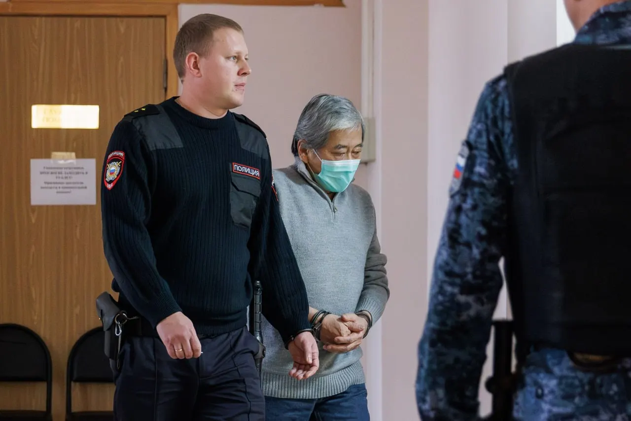 Верховный суд России зарегистрировал материалы уголовного дела Александра Пака, осуждённого за убийство многодетной матери Екатерины Буравлевой; дело передано в третий состав уголовной коллегии.