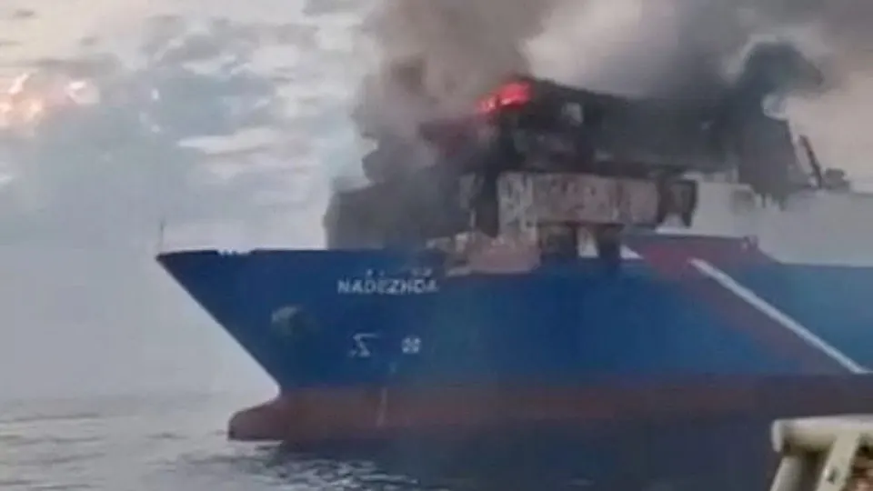 Из-за атак на суда в Черном море и санкций импорт через Россию переориентируется на альтернативные маршруты и порты, что увеличивает сроки доставки и удорожает товары.