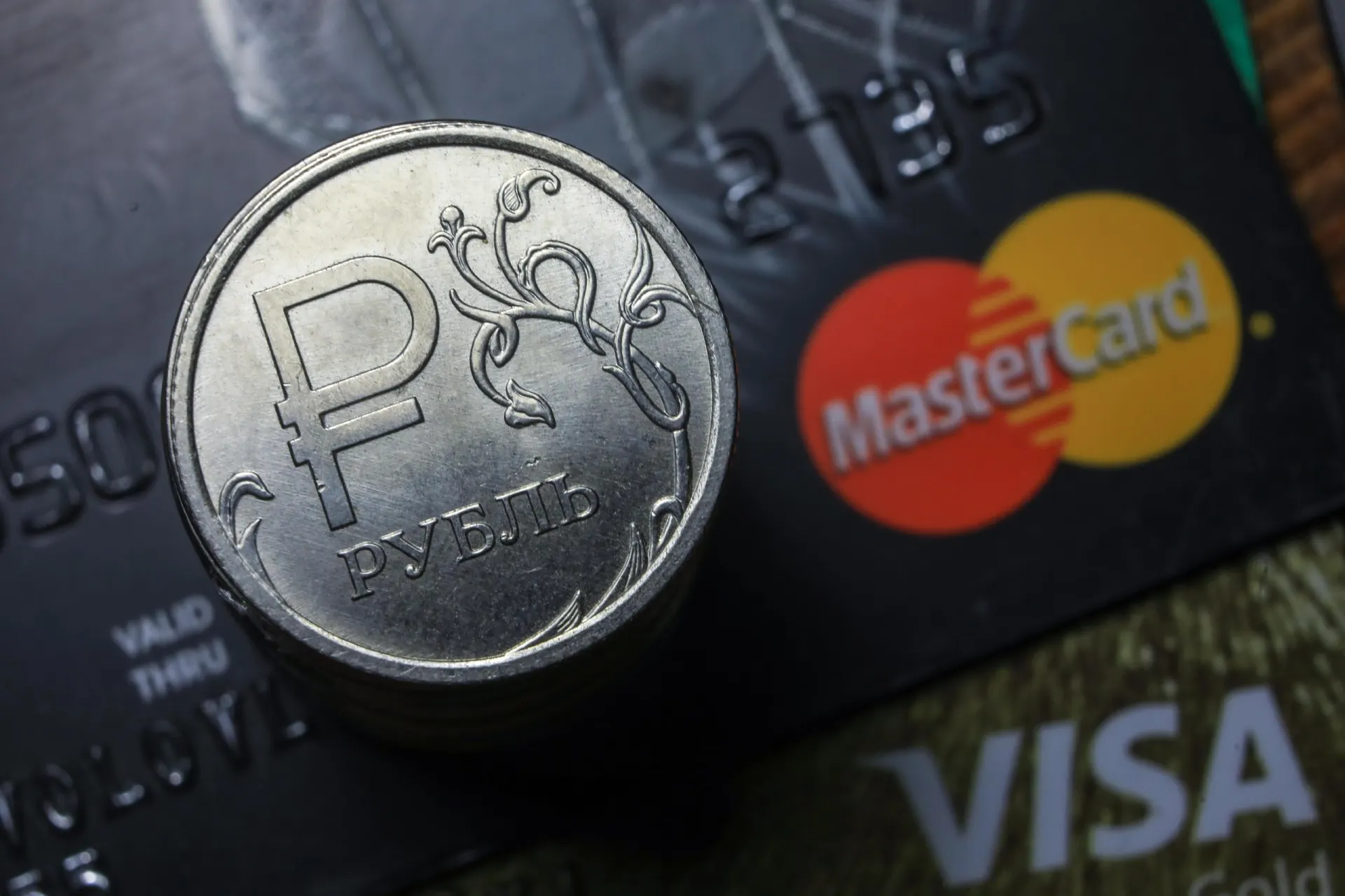 Пользователи сталкиваются с трудностями при оплате Visa и Mastercard, а также через Систему быстрых платежей (СБП).