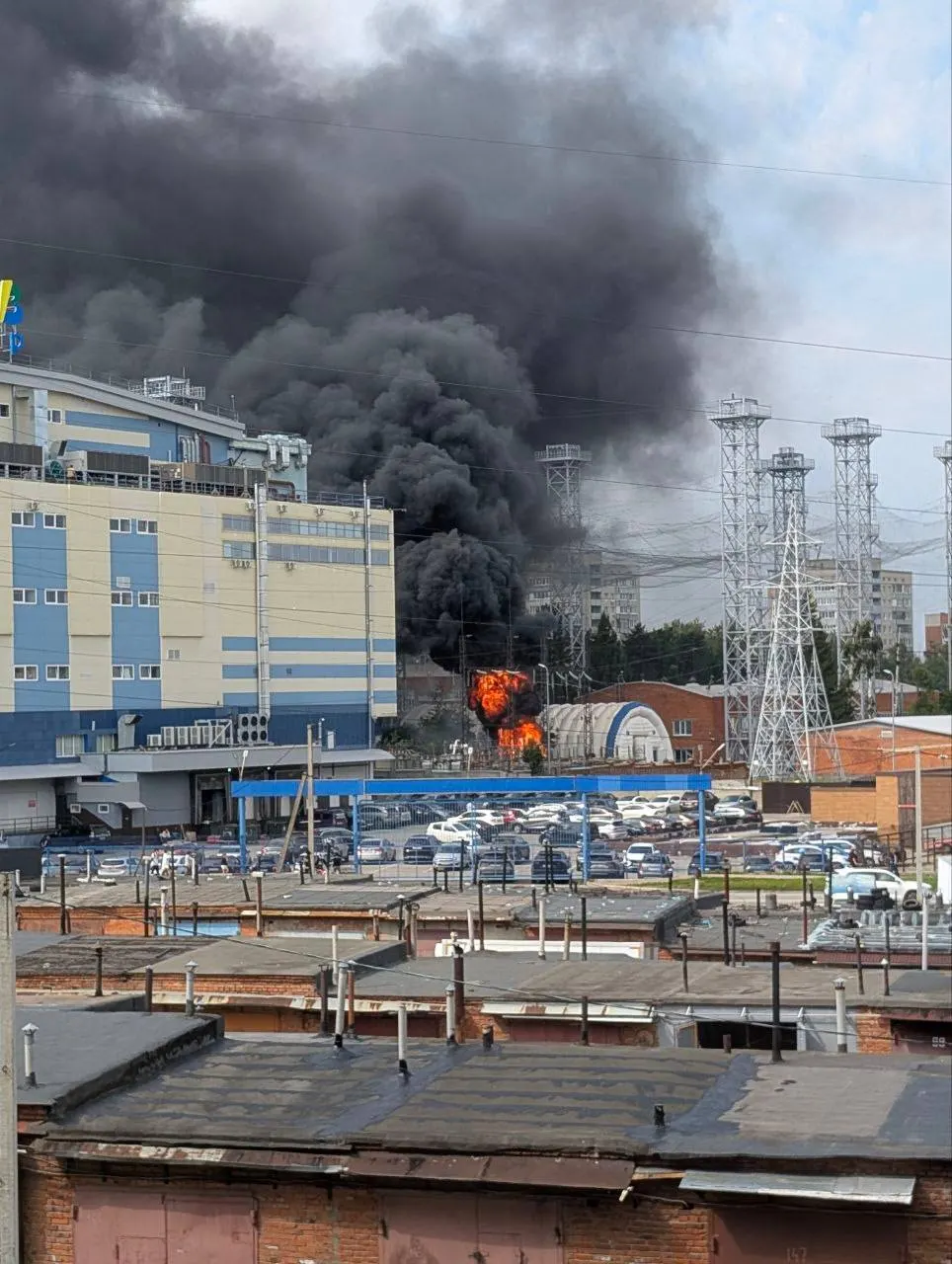 Возле МТВ-центра загорелась электроподстанция; в Чебоксарах зафиксированы перебои в подаче электроэнергии.