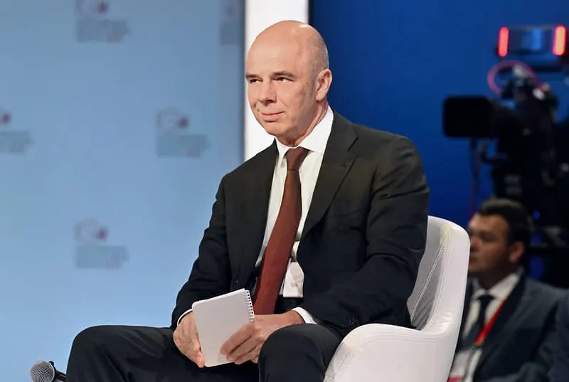 Глава Минфина Антон Силуанов заявил, что бюджет полностью профинансирован, обязательства будут исполнены в полном объёме, а дефицит держится в рамках прогноза.