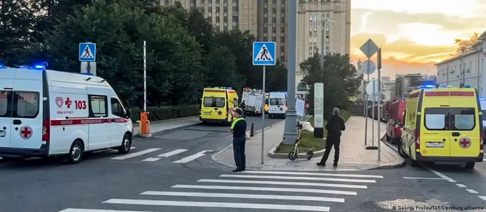 В центре Москвы прогремел взрыв у ресторана Balzi Rossi. По данным следствия, погибли несколько человек, среди версий — попытка покушения на главнокомандующего ВКС Александра Чайко. Проводится расследование, мэр назвал произошедшее терактом.