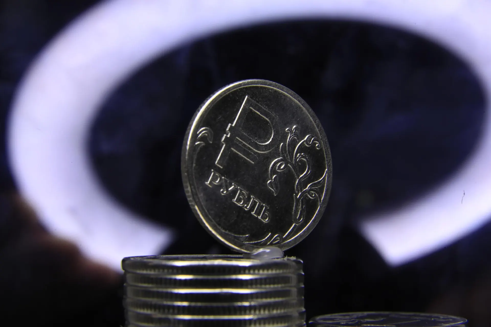 ЦБ разъяснил условия внедрения единого кошелька цифрового рубля и способы доступа через банковские приложения.