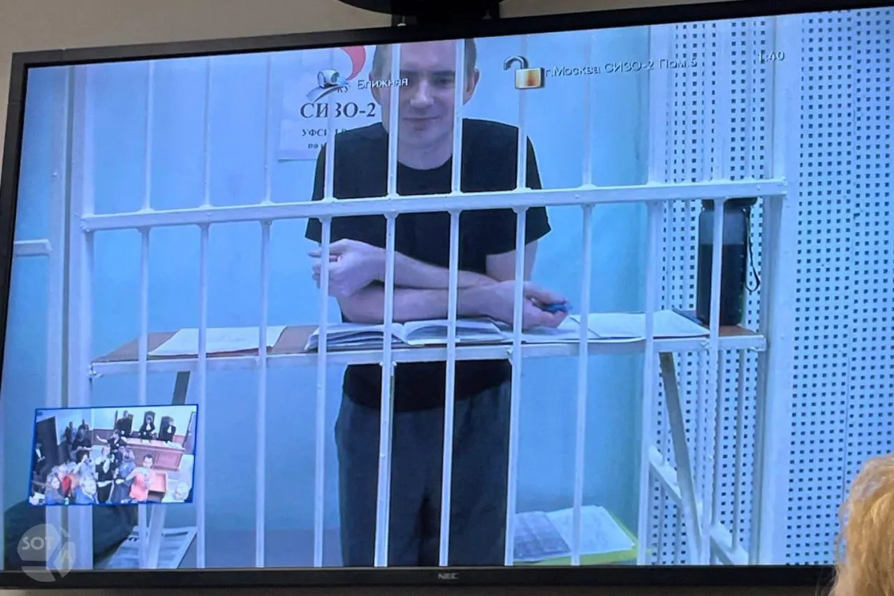Дроны атаковали Екатеринбург и повлияли на школьные линейки; вынесены обвинительные решения и происходят политические события. Кратко о ключевых новостях дня.