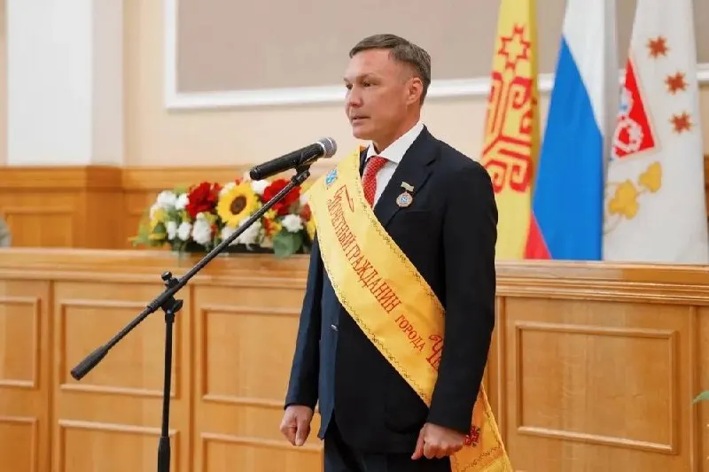 Церемония вручения Почётного гражданина вскрыла политическую окраску городской жизни: награды всё чаще становятся инструментом лояльности власти.