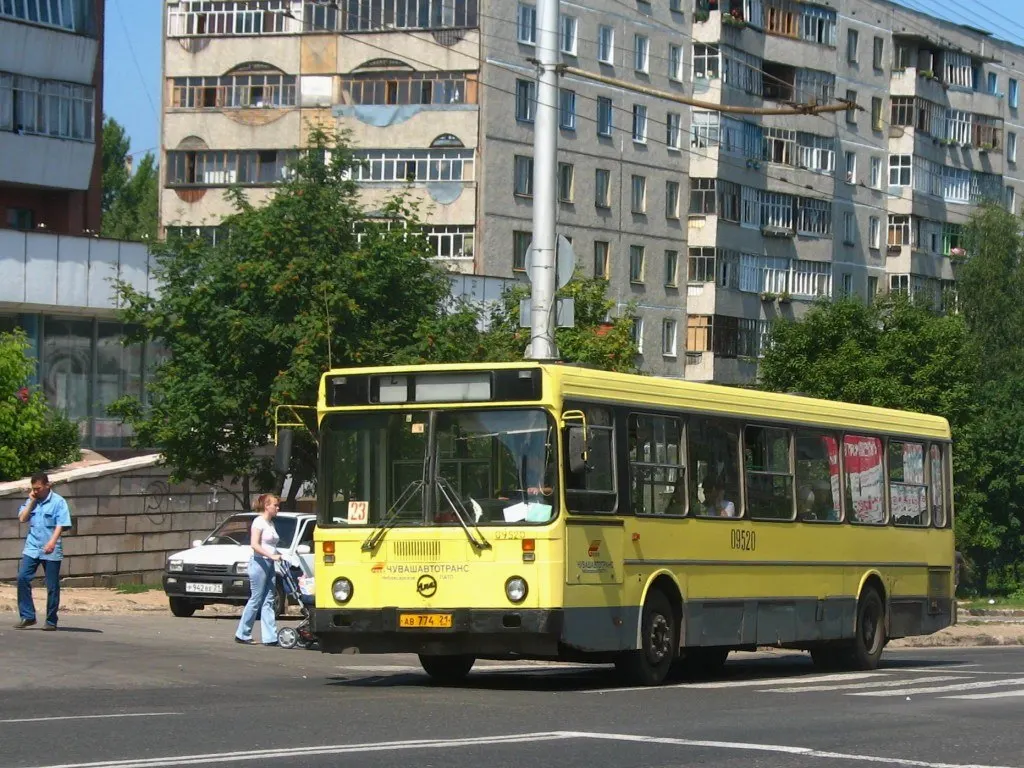 В Чувашии задержана реализация маршрута №23: конкурс на перевозку временно остановлен после жалобы в антимонопольные органы; спор идёт вокруг требований к годам выпуска автобусов.