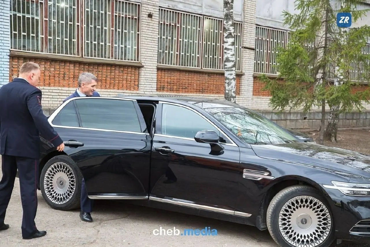 Суд обязал власти преобразовать автономное учреждение в бюджетное, что ограничит закупки служебных автомобилей и усилит контроль за госзакупками.