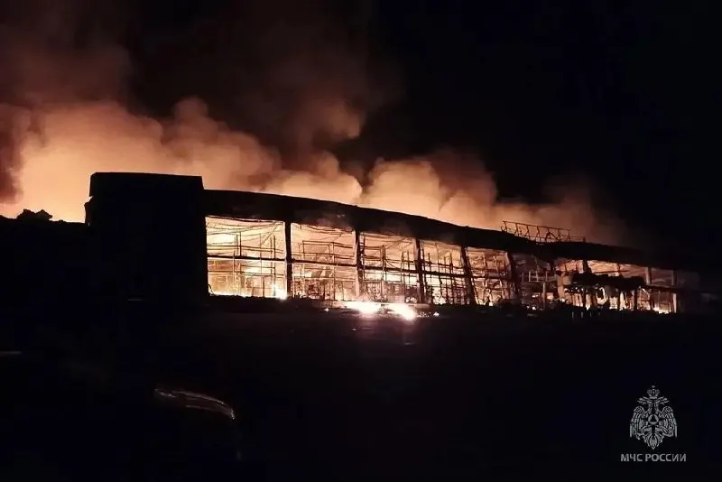 ПВО сбила более 200 дронов; кадры последствий и разрушения по всей стране.