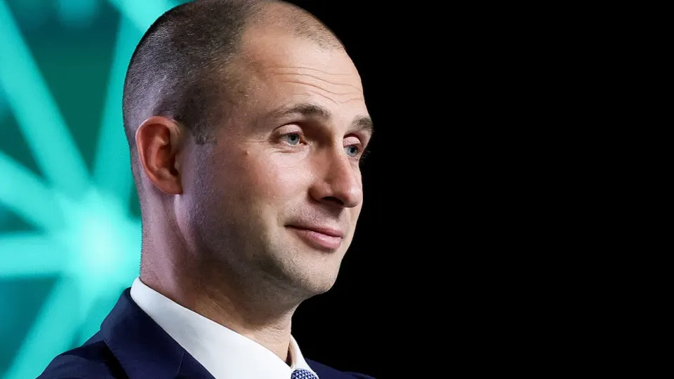 Первое полугодие 2026 года показало чистый убыток VK в 3,8 млрд руб.; во втором квартале прибыль получена за счёт распродажи активов, суммарные потери компании близки к 200 млрд руб.