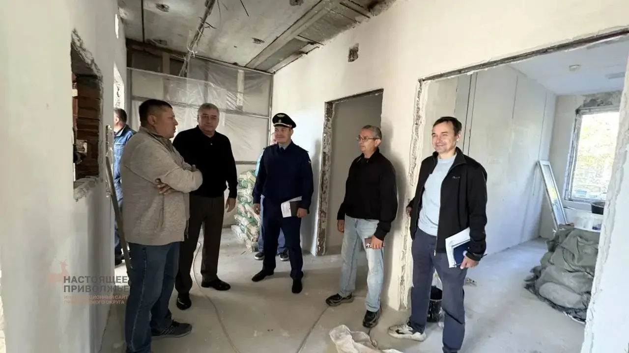 Прокуратура потребовала ускорить ремонт; подрядчик получил предостережение. Срок сдачи — через месяц.